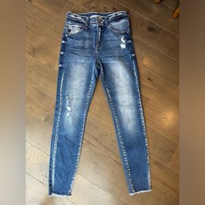 KanCan Estillo distressed skinny jeans